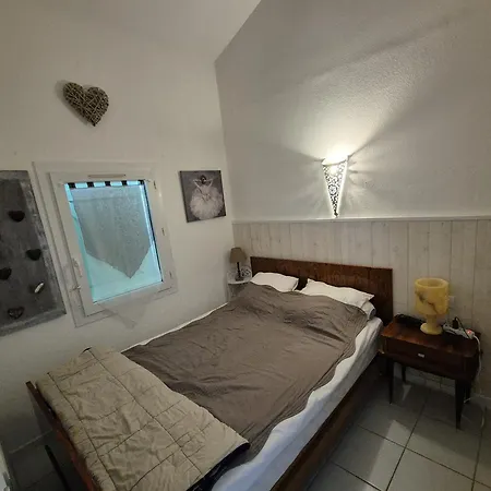 Дом отдыха Agreable Maisonnette Avec Jardin, Piscine Collective, Proche - Fr-1-194-291