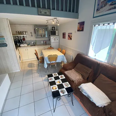 Дом отдыха Agreable Maisonnette Avec Jardin, Piscine Collective, Proche - Fr-1-194-291